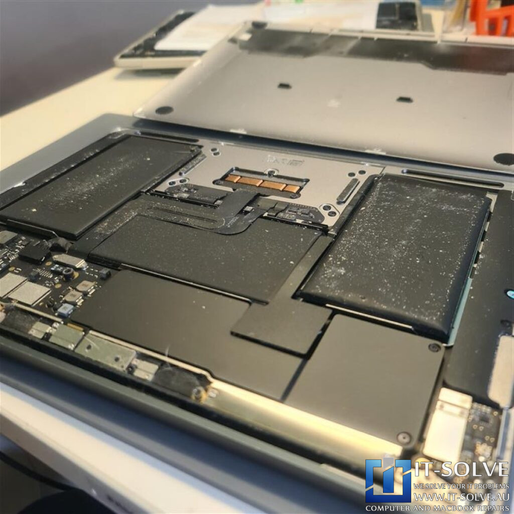 MacBook Air A2337 Battery Replacement and Heat Management