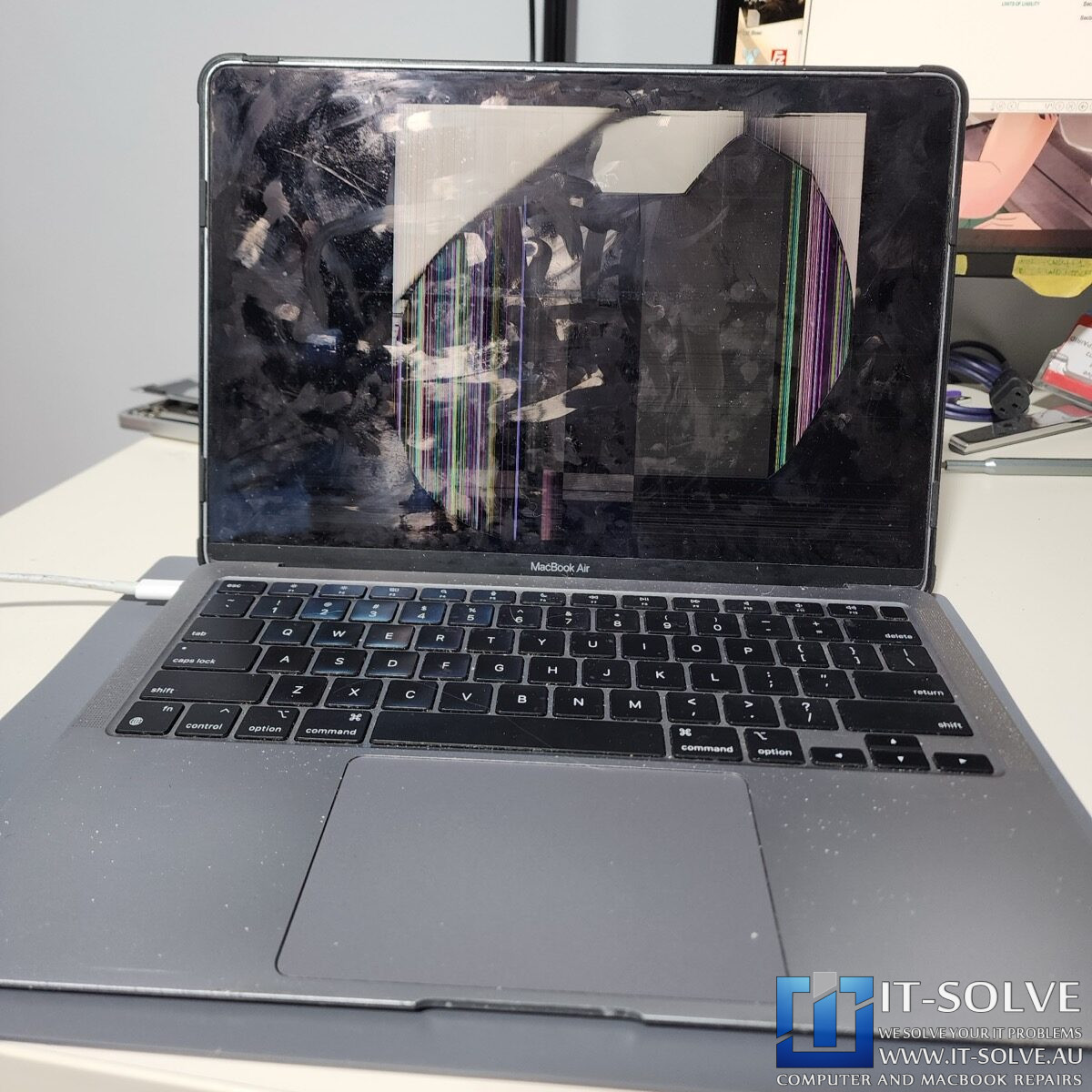 MacBook Air A2337 Screen Replacement
