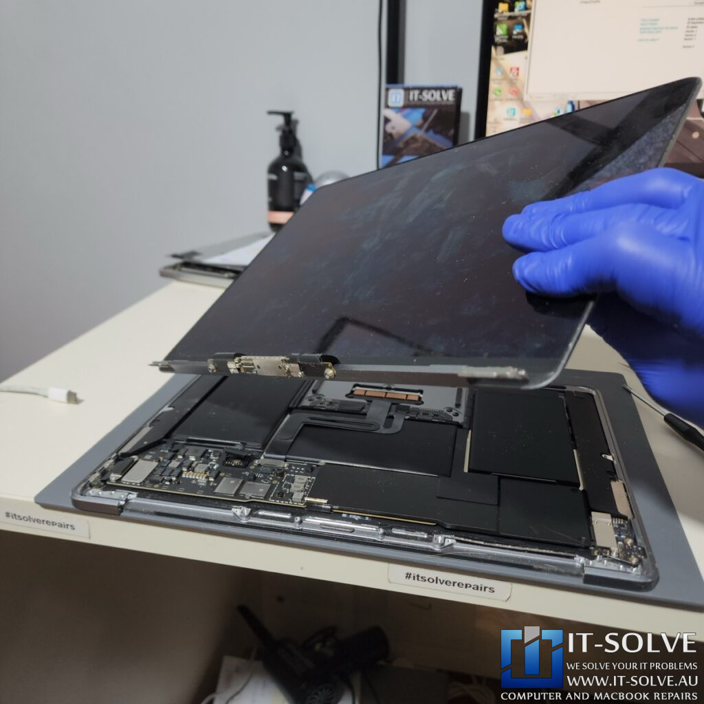 MacBook Air A2337 Screen Replacement