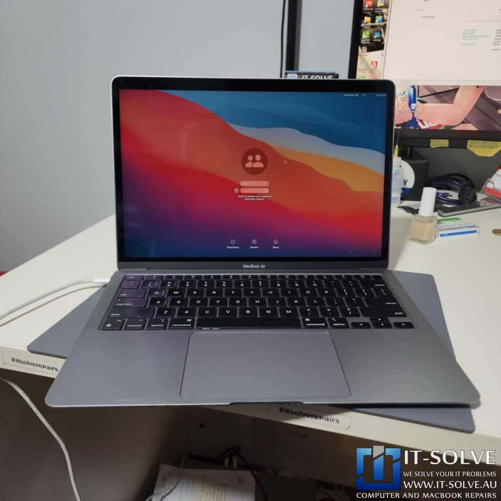 MacBook Air A2337 Screen Replacement