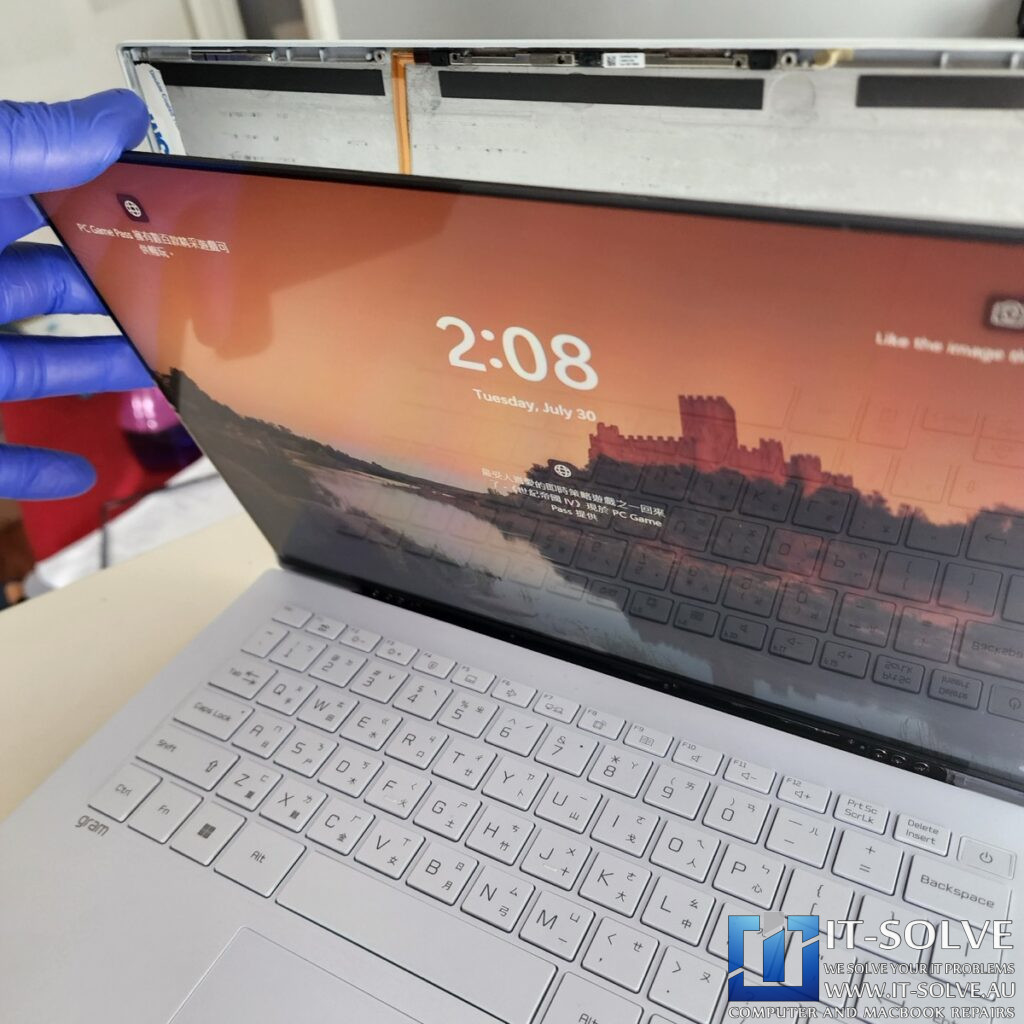 LG Gram Screen Repair: Fixing Colorful Lines and Cracks