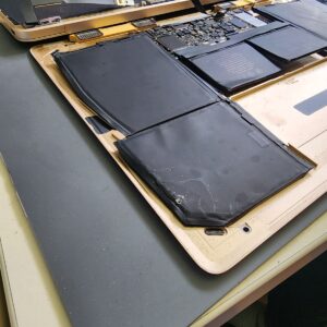 MacBook A1534 Battery Replacement: Danger of Lack of Annual Service