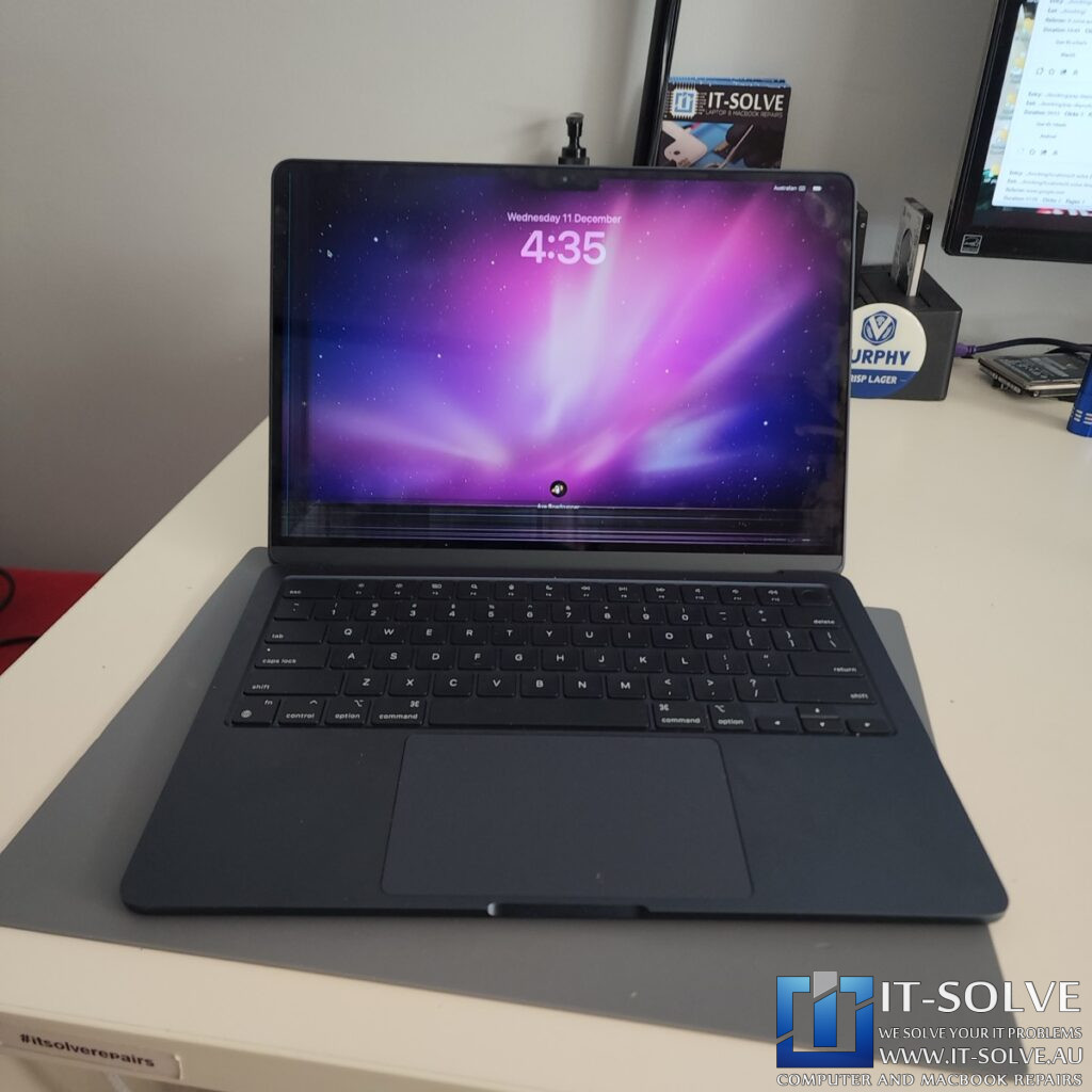 MacBook Air M2 A2681 Screen Replacement