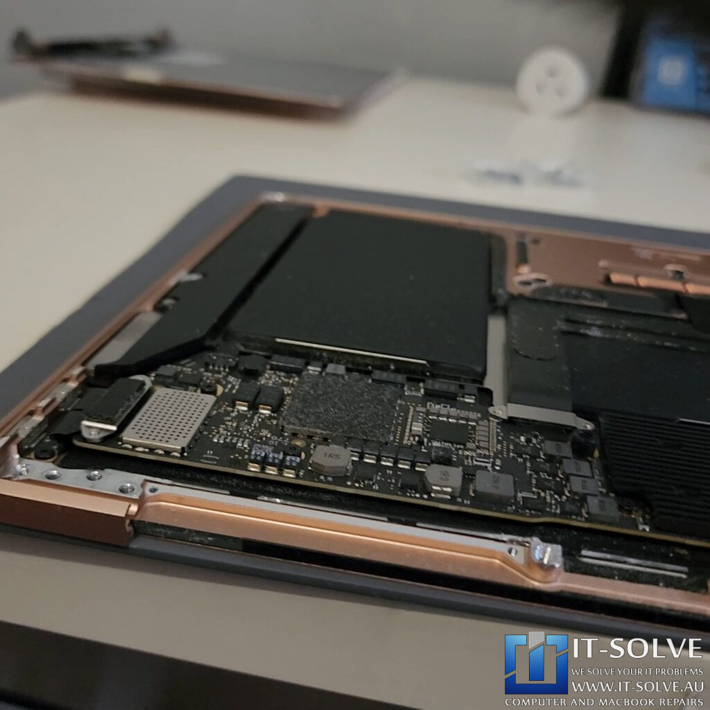 MacBook Air A2337 Cracked Screen Repair