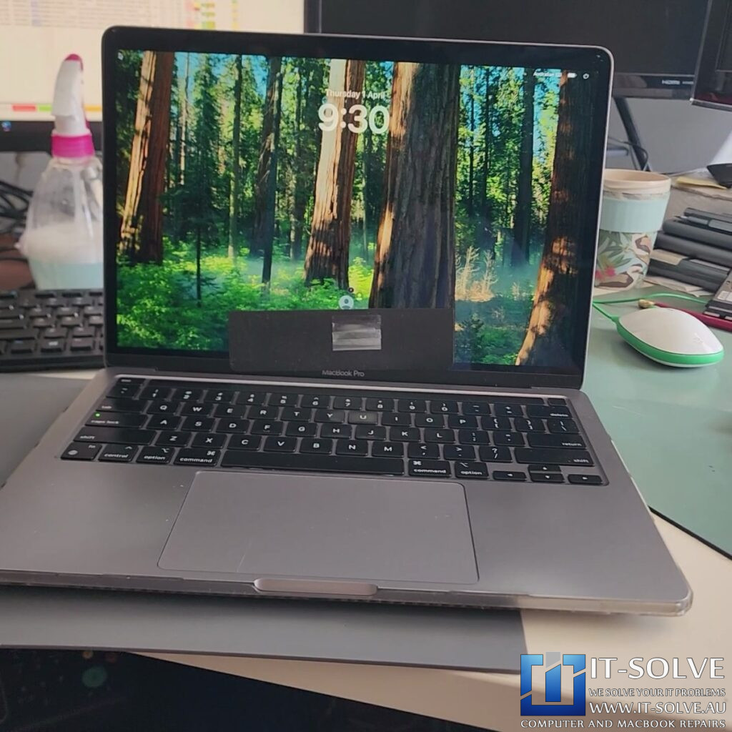 MacBook Pro A2338 Screen Replacement