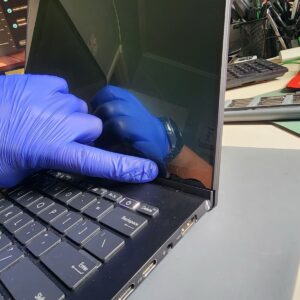 Asus Zenbook Hinge Failure and Screen Damage