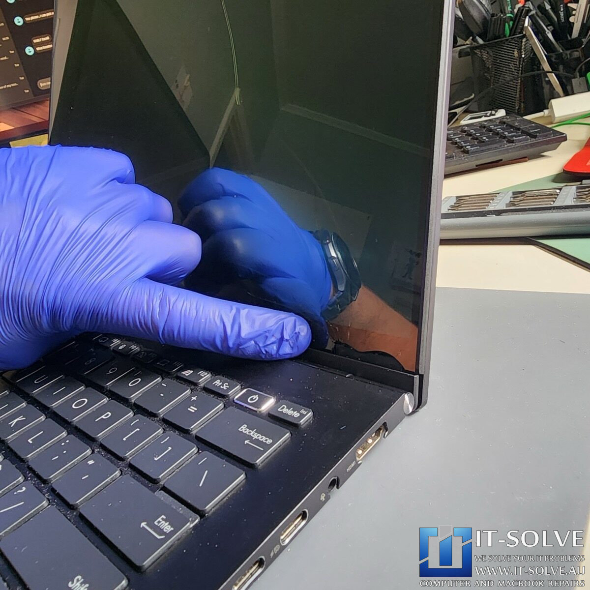 Asus Zenbook Hinge Failure and Screen Damage