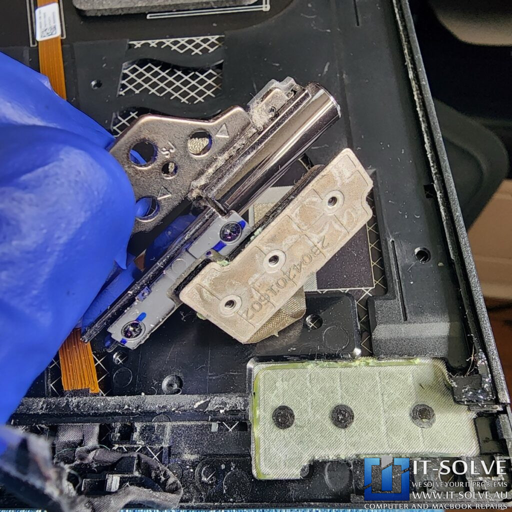 Asus Zenbook Hinge Failure and Screen Damage