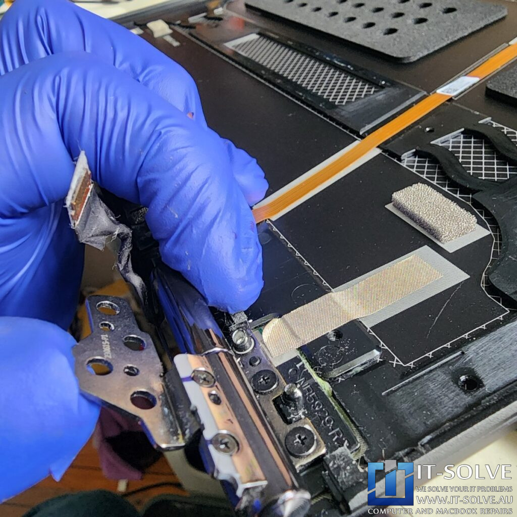 Asus Zenbook Hinge Failure and Screen Damage