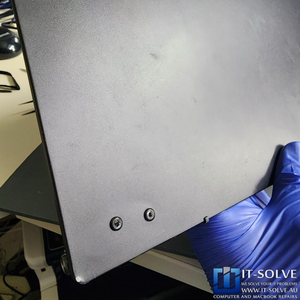 Asus Zenbook Hinge Failure and Screen Damage